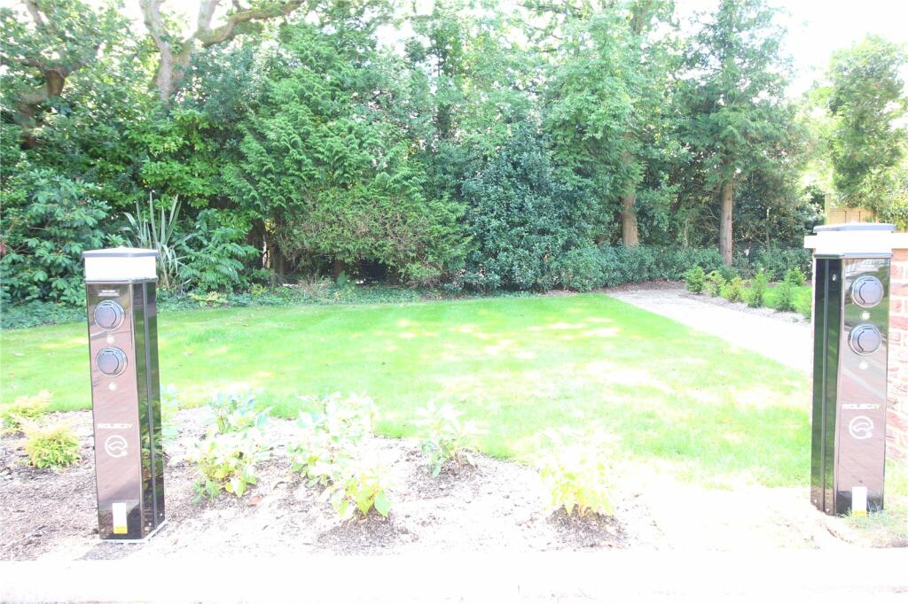 Additional property image - Chewton Farm Road, Highcliffe, Dorset, BH23