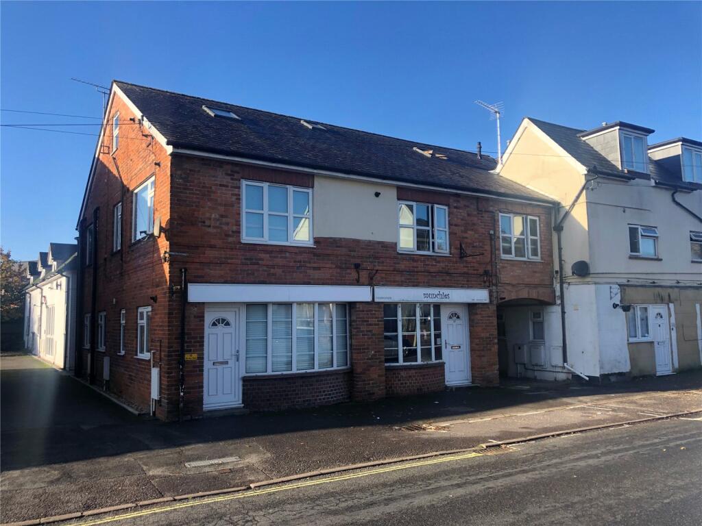 2 bedroom apartment for sale in South Street, Pennington, Hampshire, SO41