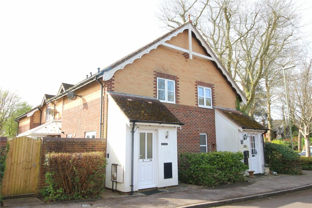 1 bedroom semidetached house for sale in Vicarage Gardens, Hordle