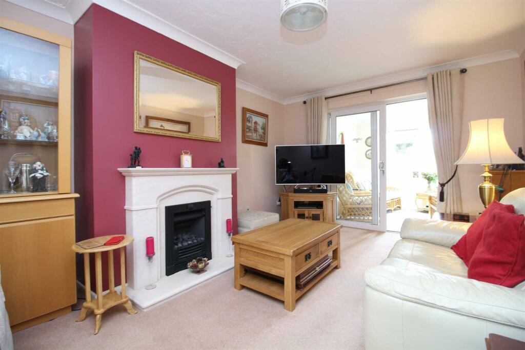 Additional property image - Glengarry, New Milton, Hampshire, BH25