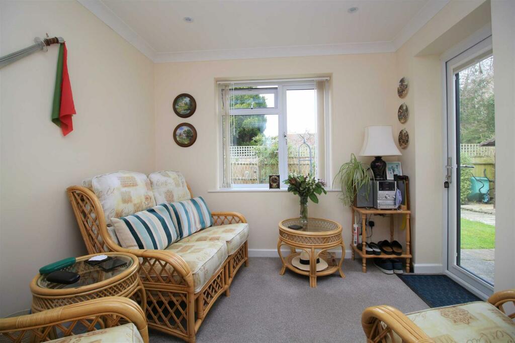 Additional property image - Glengarry, New Milton, Hampshire, BH25