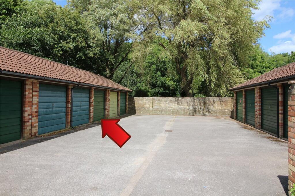 Additional property image - Glengarry, New Milton, Hampshire, BH25