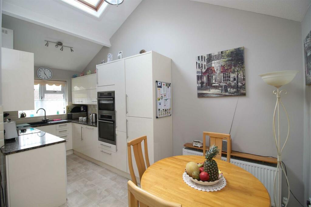 Additional property image - Glengarry, New Milton, Hampshire, BH25