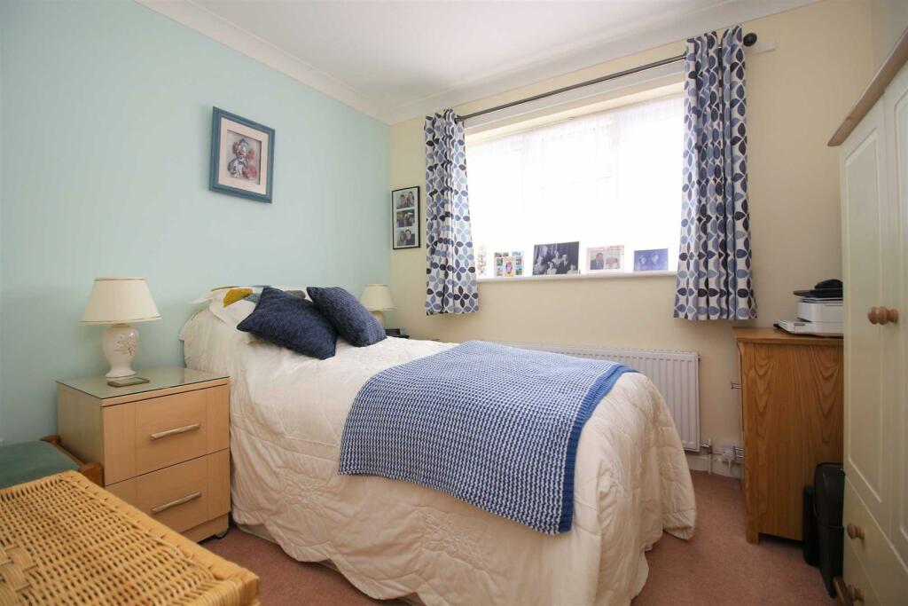 Additional property image - Glengarry, New Milton, Hampshire, BH25