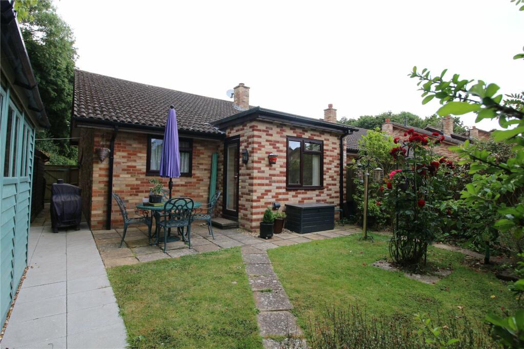 Additional property image - Glengarry, New Milton, Hampshire, BH25