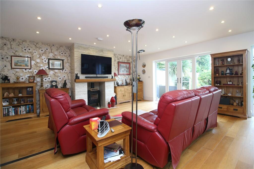 Additional property image - Beechwood Avenue, New Milton, Hampshire, BH25