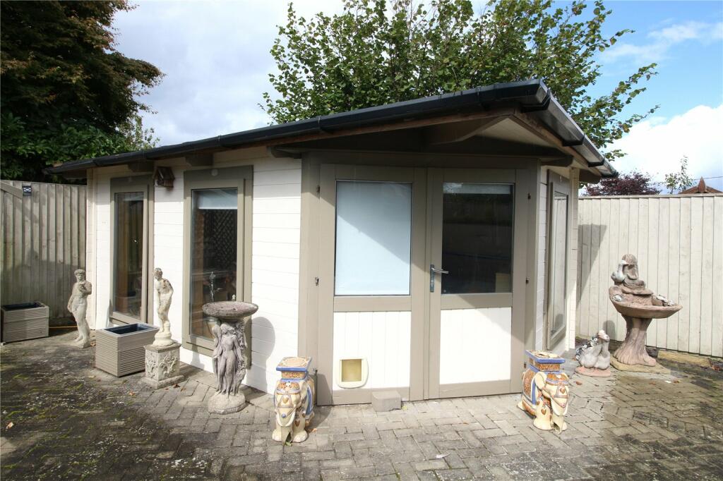 Additional property image - Beechwood Avenue, New Milton, Hampshire, BH25