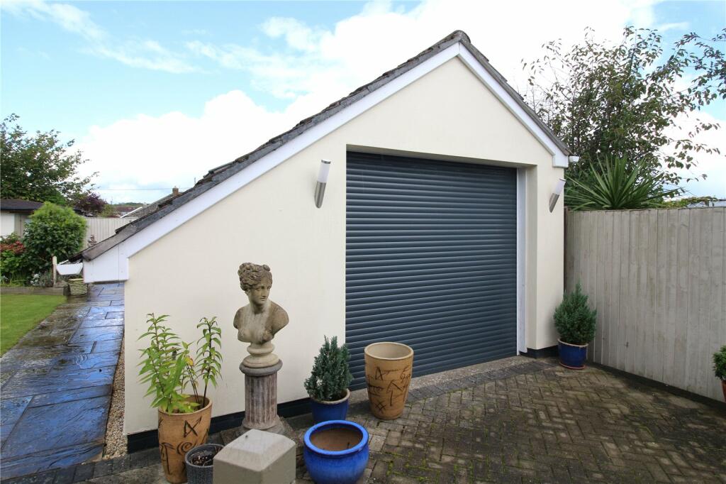 Additional property image - Beechwood Avenue, New Milton, Hampshire, BH25