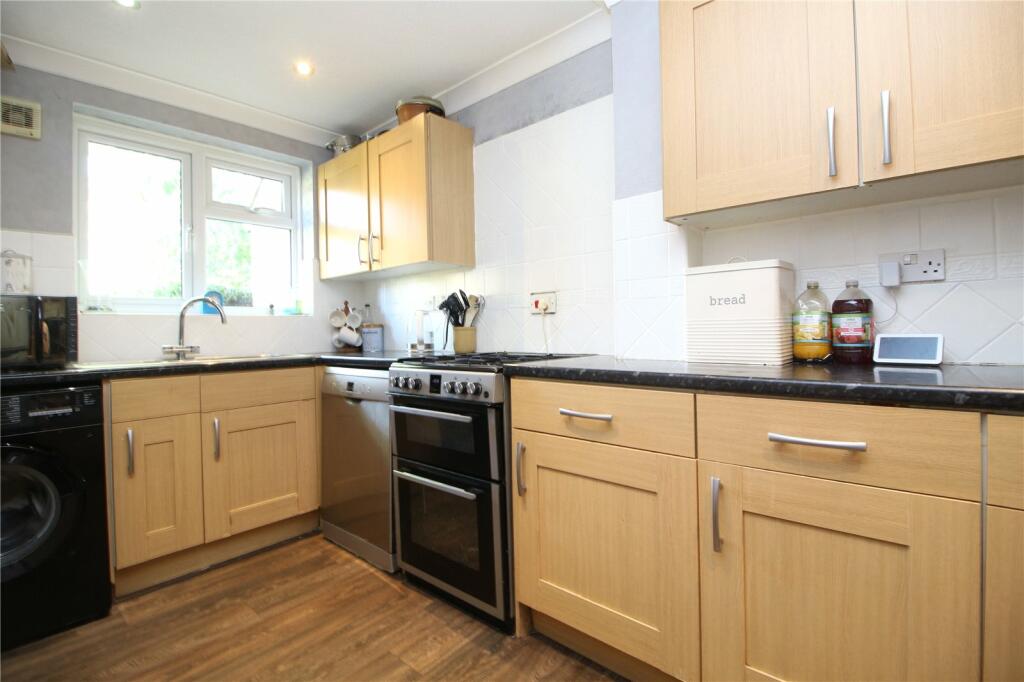 Additional property image - Buckingham Walk, New Milton, Hampshire, BH25