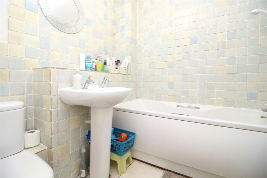 Additional property image - Buckingham Walk, New Milton, Hampshire, BH25