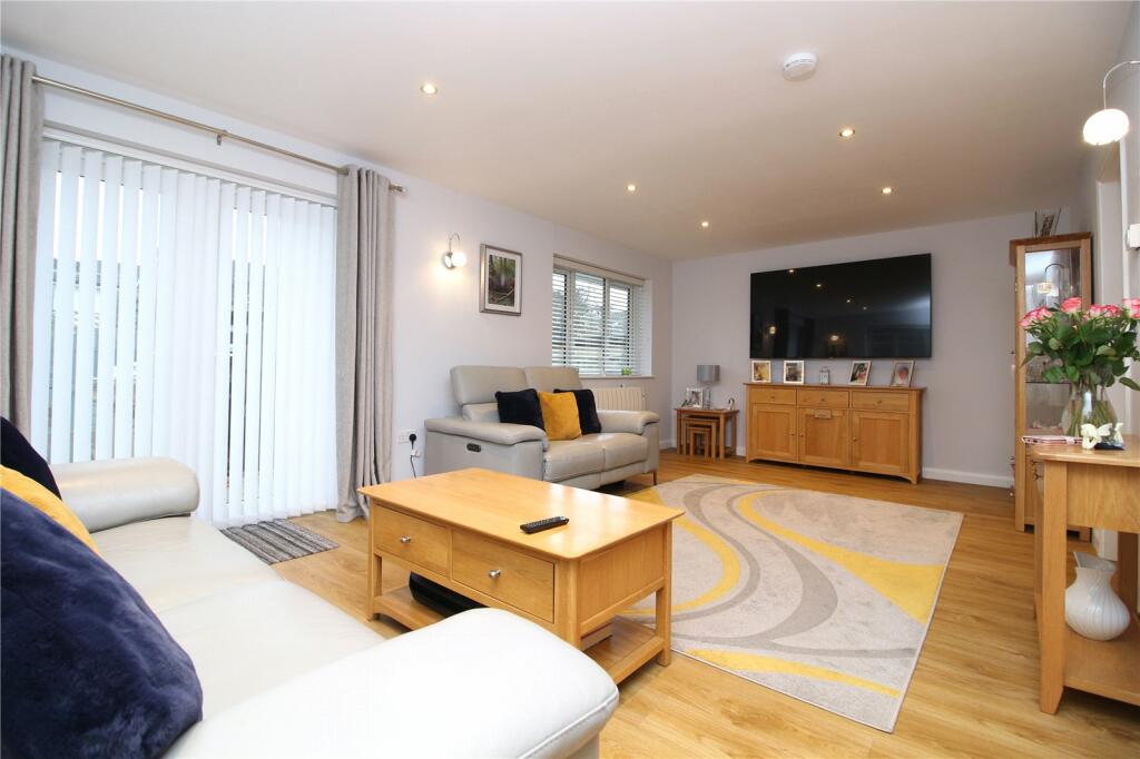 Additional property image - Oak Road, New Milton, Hampshire, BH25