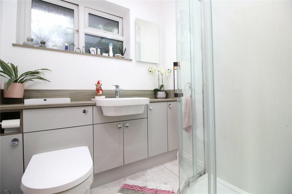 Additional property image - Oak Road, New Milton, Hampshire, BH25