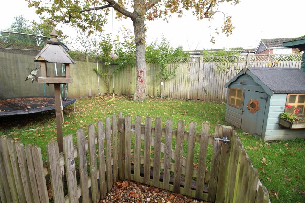Additional property image - Oak Road, New Milton, Hampshire, BH25