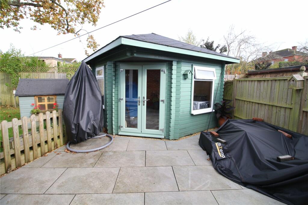Additional property image - Oak Road, New Milton, Hampshire, BH25