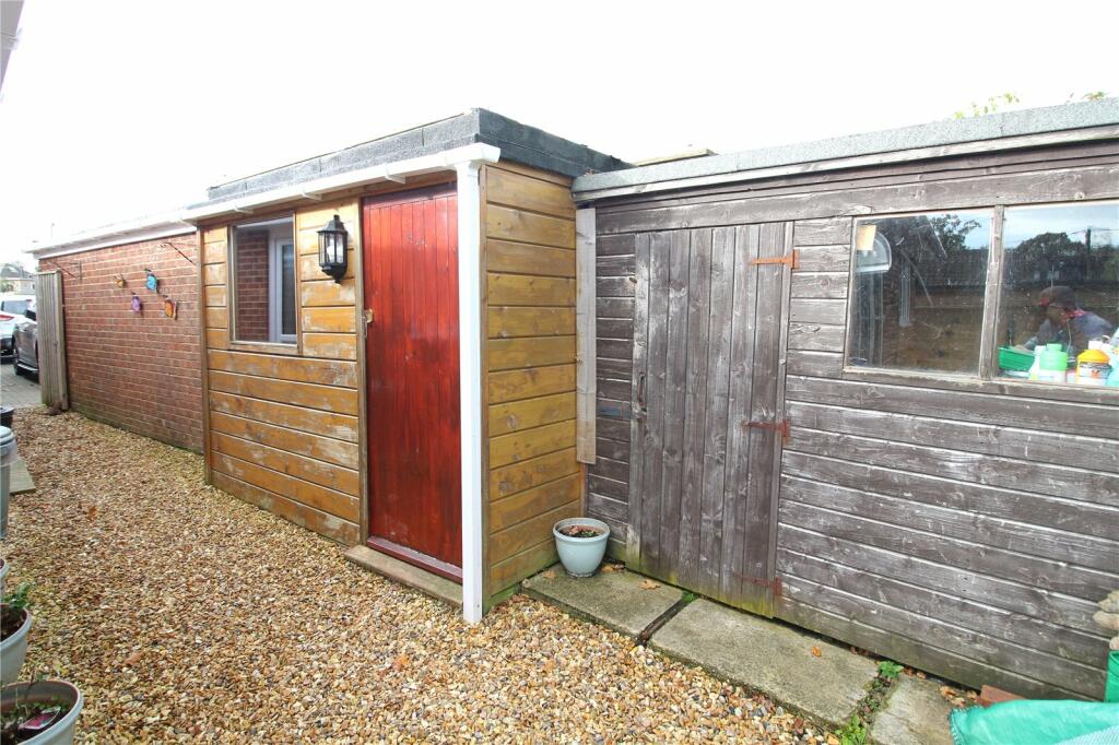 Additional property image - Oak Road, New Milton, Hampshire, BH25