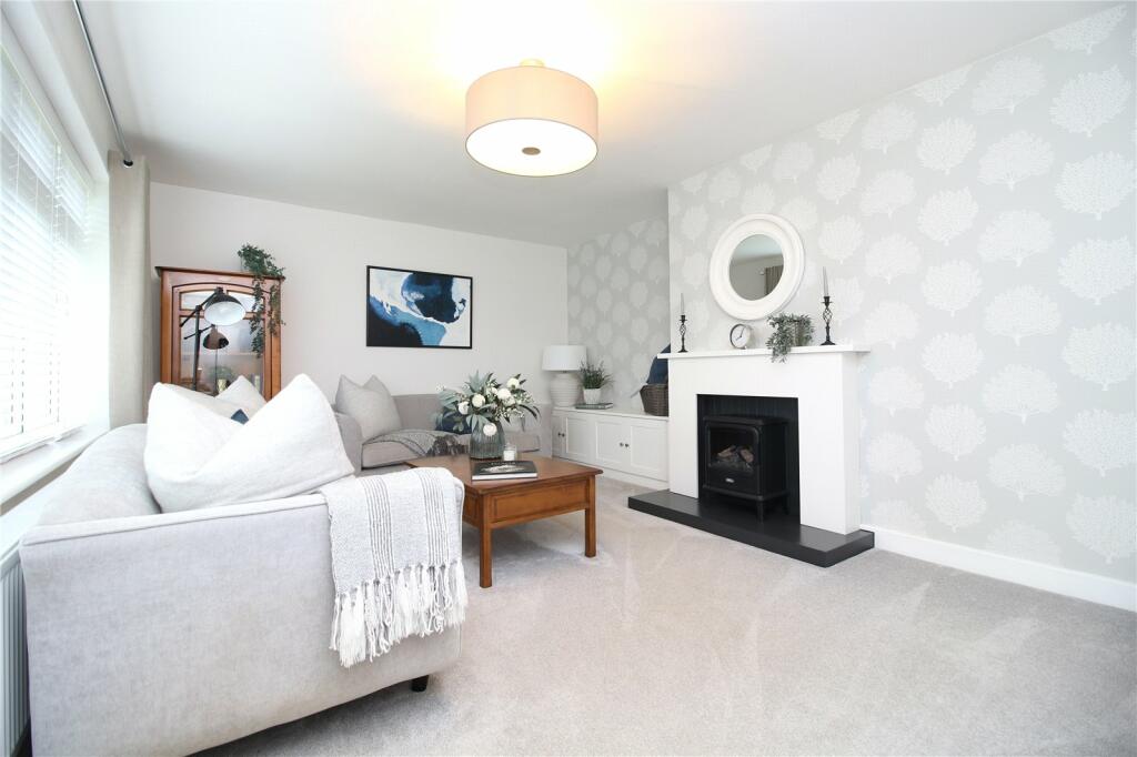 Additional property image - Southern Lane, Barton On Sea, New Milton, Hampshire, BH25