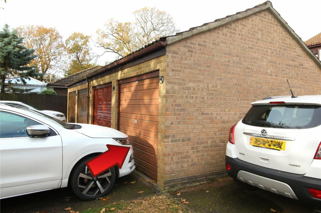 Additional property image - Springfield Gardens, Lower Ashley, New Milton, Hampshire, BH25