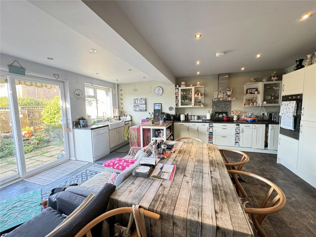 Additional property image - Milton Mead, New Milton, Hampshire, BH25