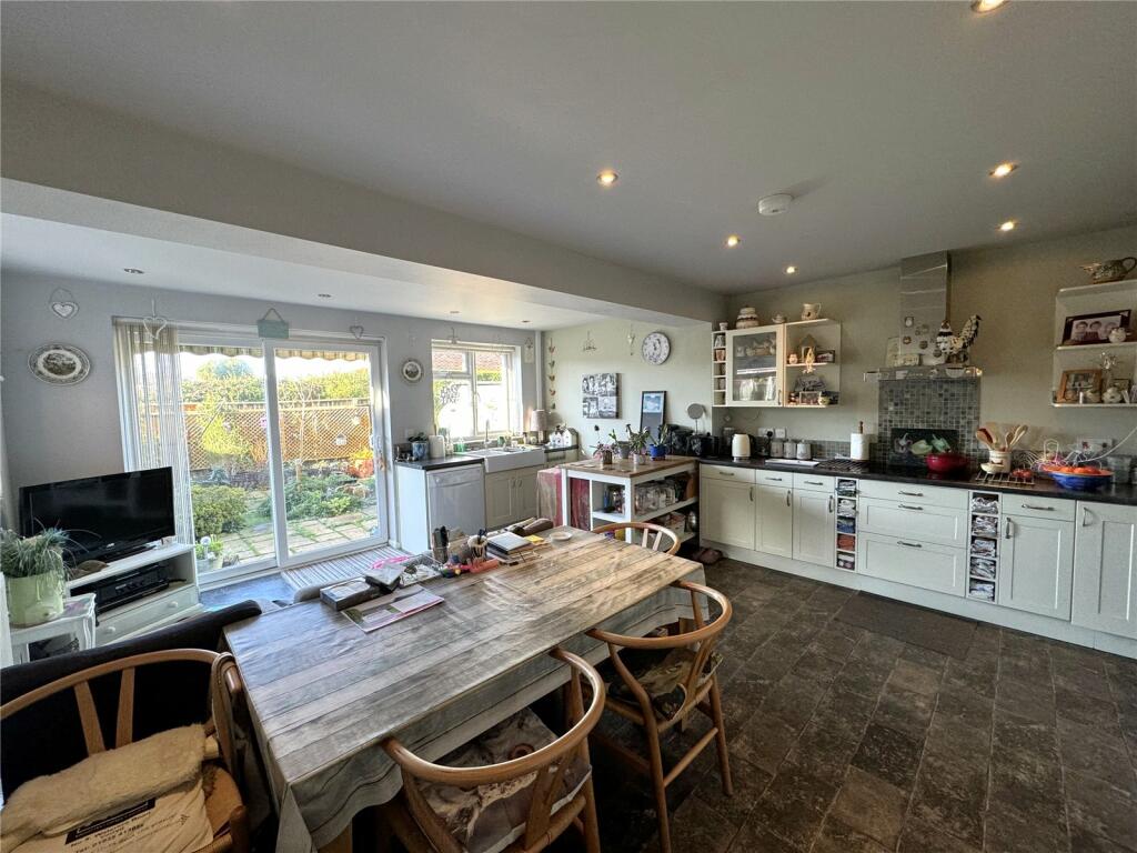 Additional property image - Milton Mead, New Milton, Hampshire, BH25
