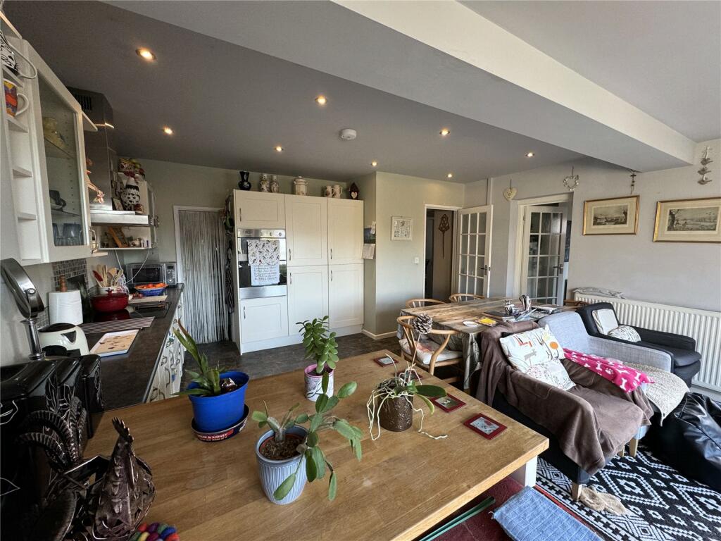 Additional property image - Milton Mead, New Milton, Hampshire, BH25