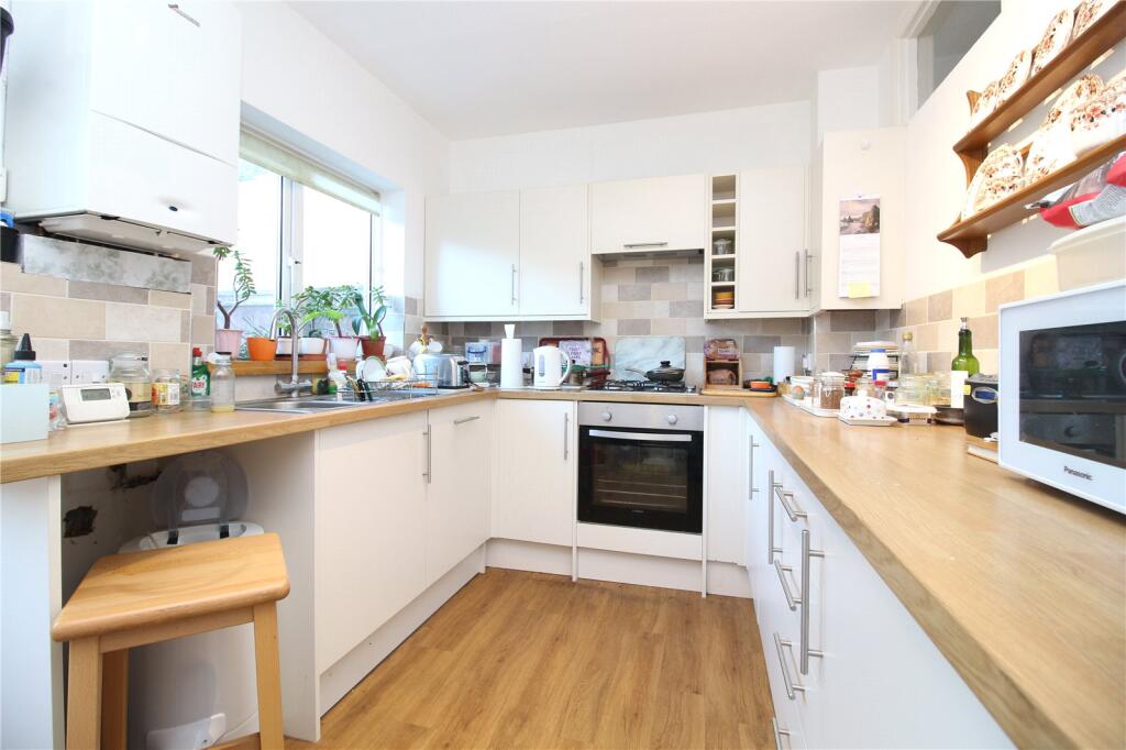 Additional property image - Vincent Close, New Milton, Hampshire, BH25