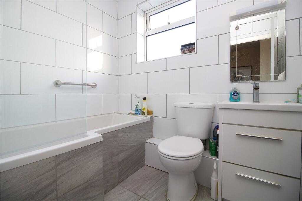 Additional property image - Vincent Close, New Milton, Hampshire, BH25
