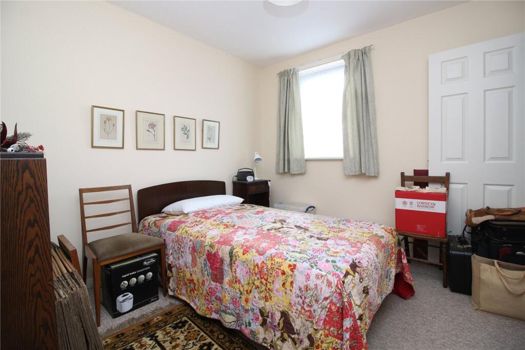 Additional property image - Vincent Close, New Milton, Hampshire, BH25
