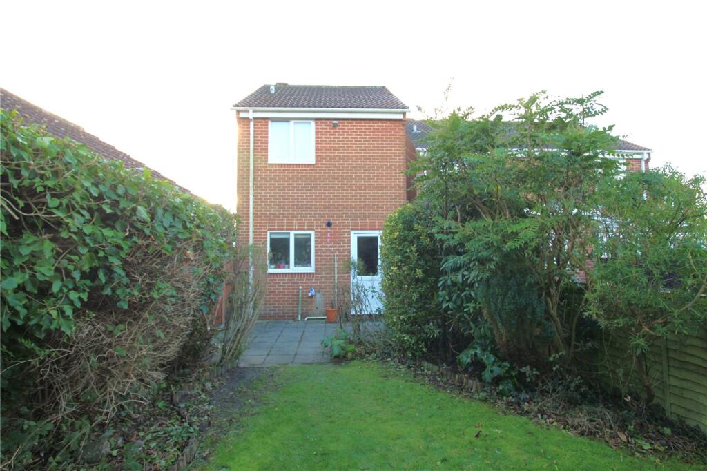 Additional property image - Vincent Close, New Milton, Hampshire, BH25