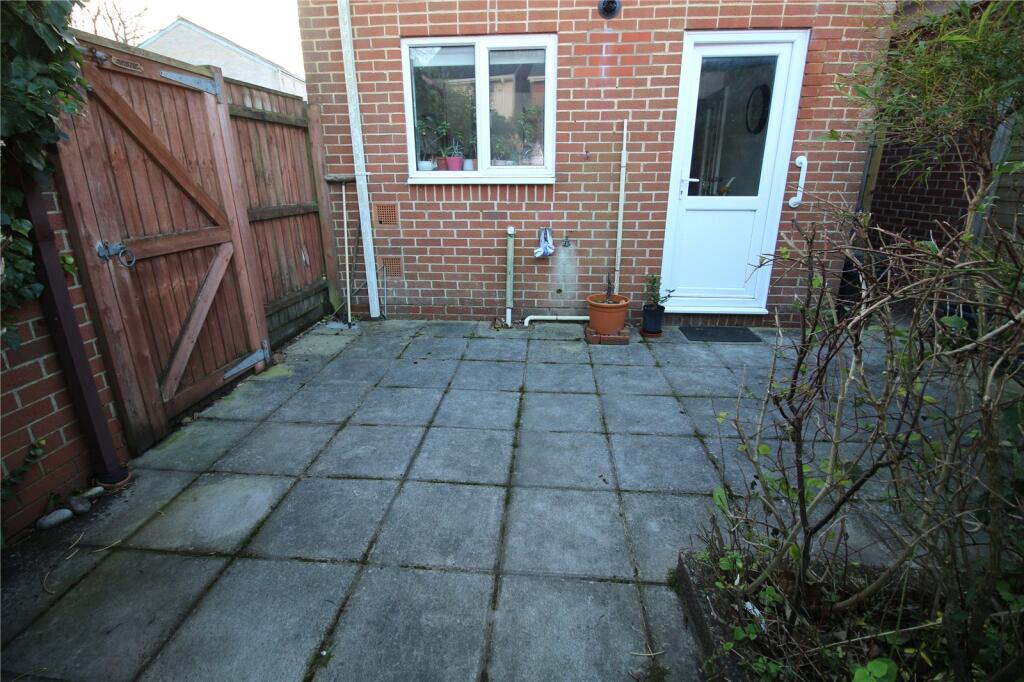 Additional property image - Vincent Close, New Milton, Hampshire, BH25