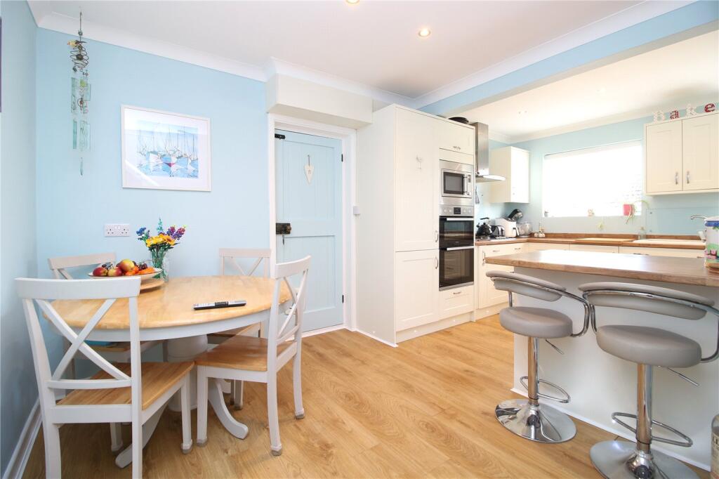 Additional property image - Oakwood Avenue, New Milton, Hampshire, BH25