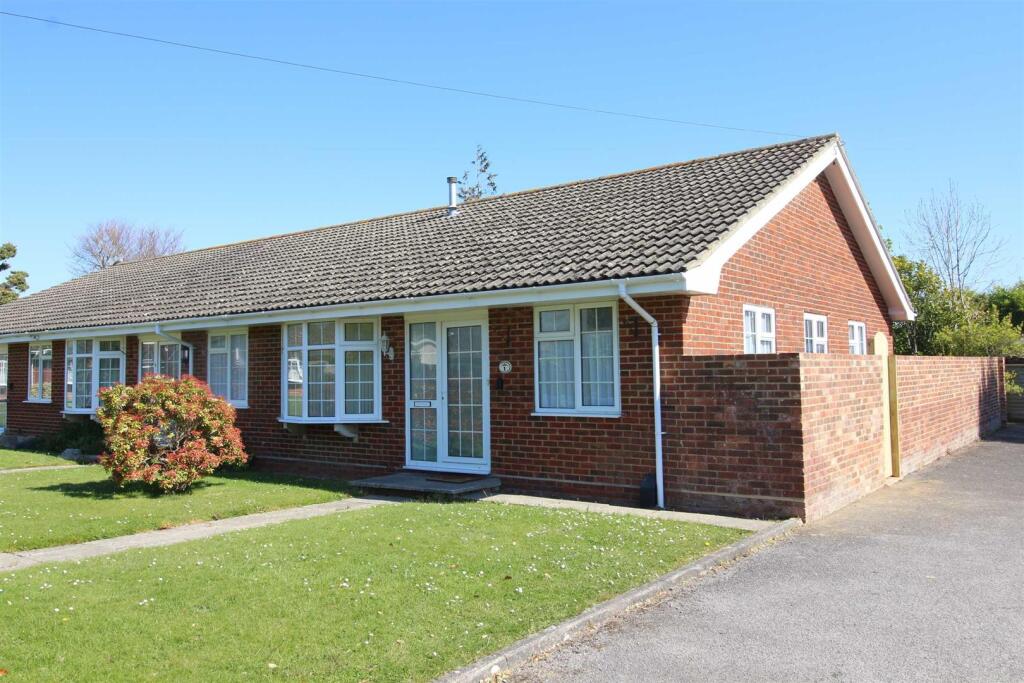 Main image of property: Shenstone Court, Barton Court Road, New Milton, Hampshire, BH25