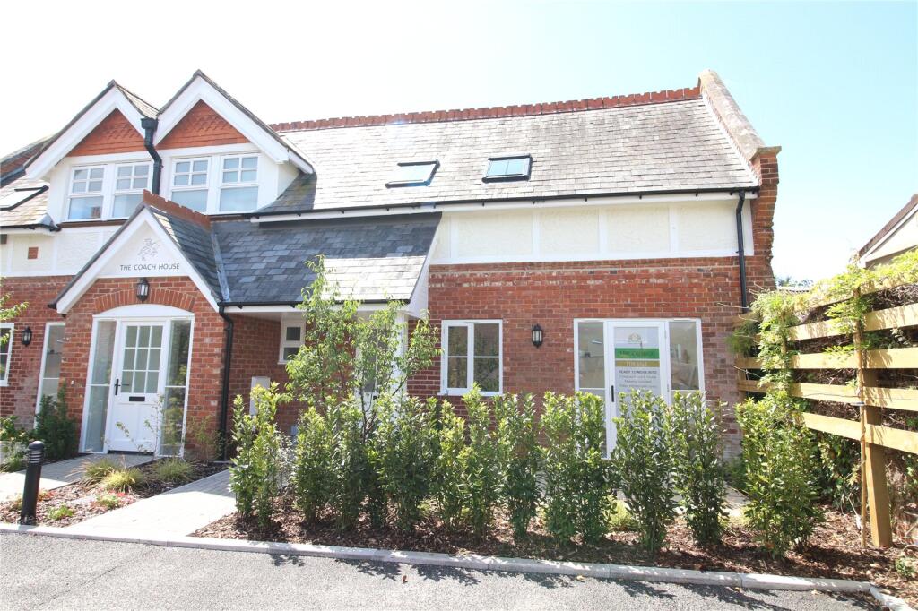 Main image of property: The George, Christchurch Road, New Milton, Hampshire, BH25