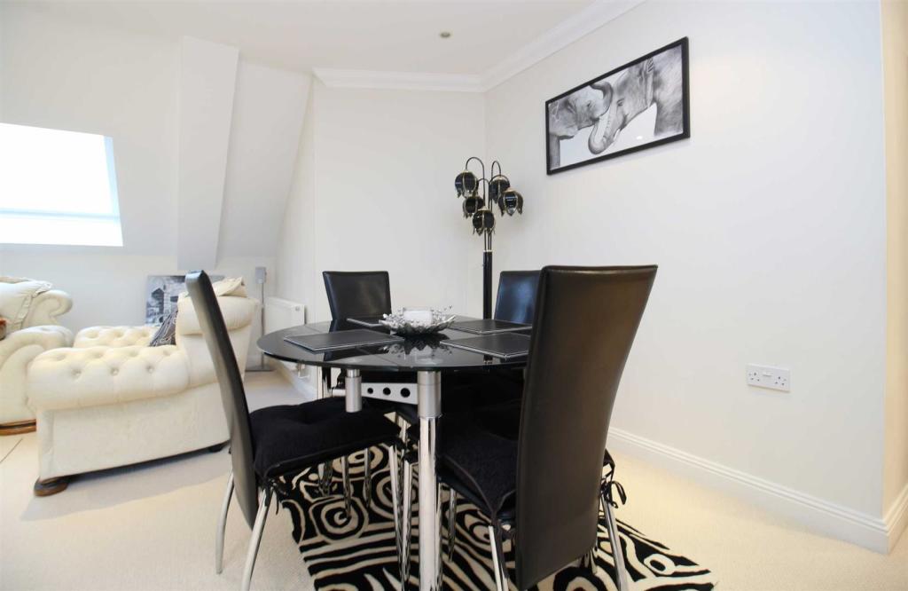 Additional property image - Becton Lane, Barton On Sea, Hampshire, BH25