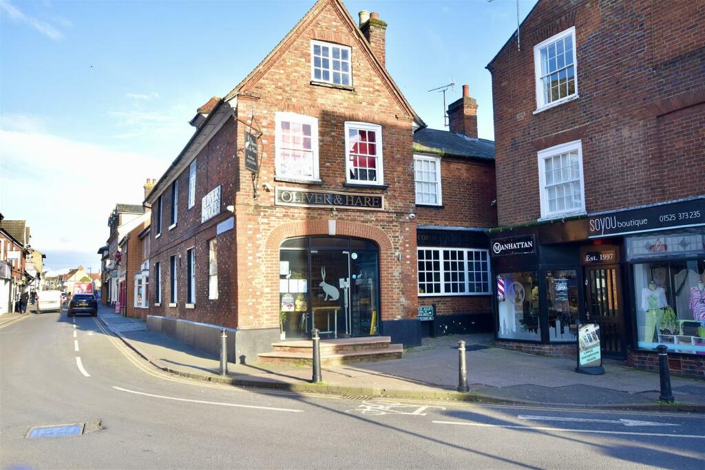 Commercial property for sale in The Roebuck, Hockliffe Street, Leighton