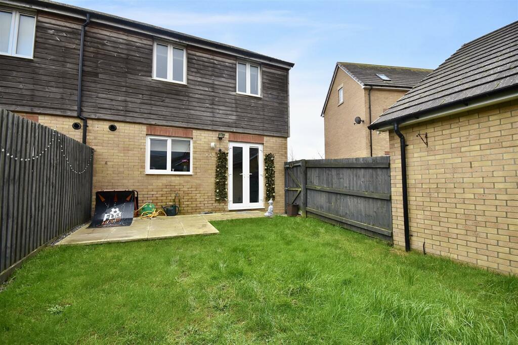 3 bedroom end of terrace house for sale in Theedway, Roman Gate