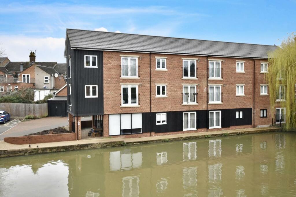 1 bedroom apartment for sale in Bluebell Court, Leighton Road, Linslade