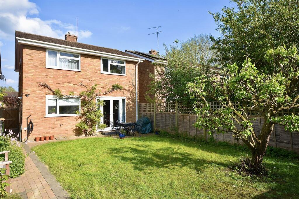 4 bedroom detached house for sale in Camberton Road, Linslade, LU7 2UP, LU7