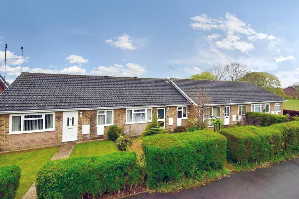 Main image of property: Neptune Gardens, Leighton Buzzard, LU87 3NW