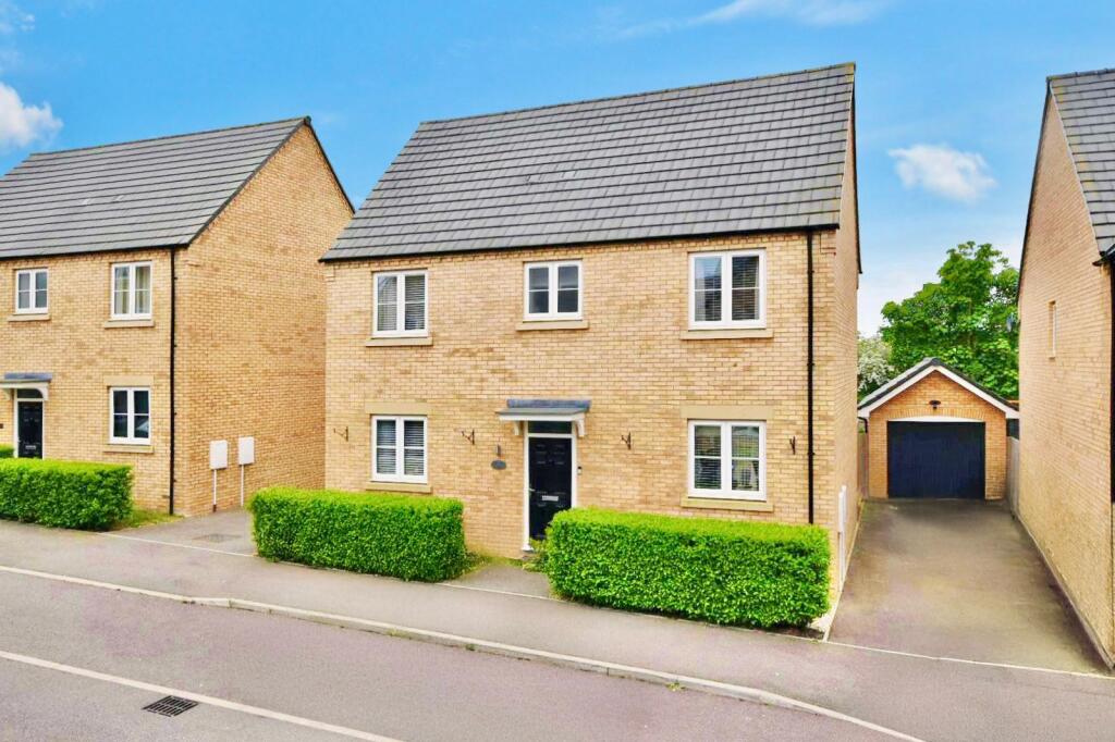 Main image of property: Hadrian Crescent, Leighton Buzzard, LU7 4EH
