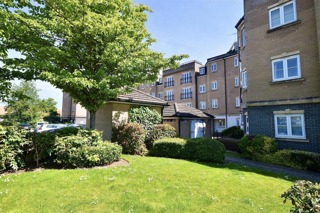 Main image of property: Magnon Court, Leighton Buzzard, LU7 1WB
