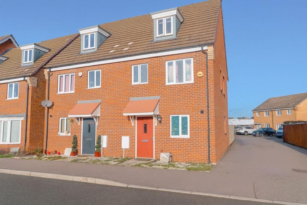 Main image of property: Whinchat Gardens, Leighton Buzzard, LU7 4DJ