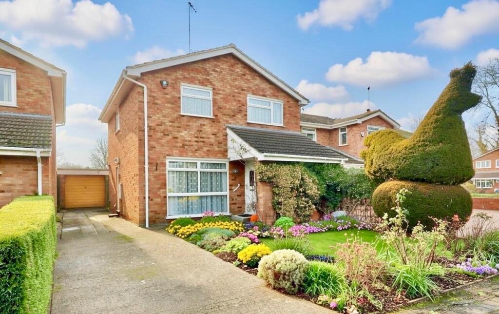 Main image of property: Camberton Road, Linslade, LU7 2UW