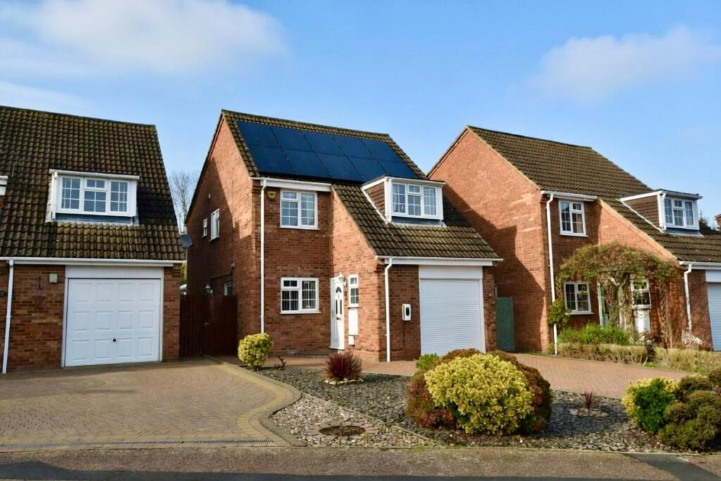 Main image of property: Mowbray Drive, Linslade, LU7 2PH