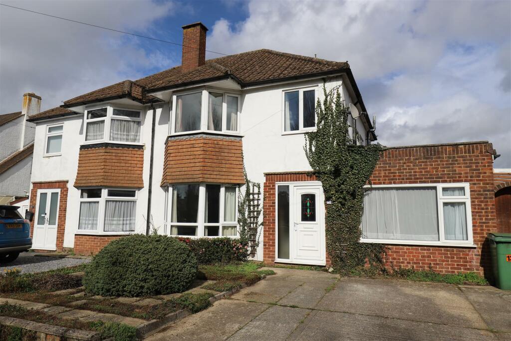 4 bedroom semidetached house for sale in Sutton Road, Maidstone, ME15