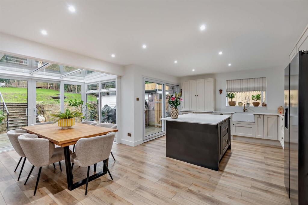 Main image of property: 3 bed detached bungalow in College Avenue with planning permission for one bed annexe