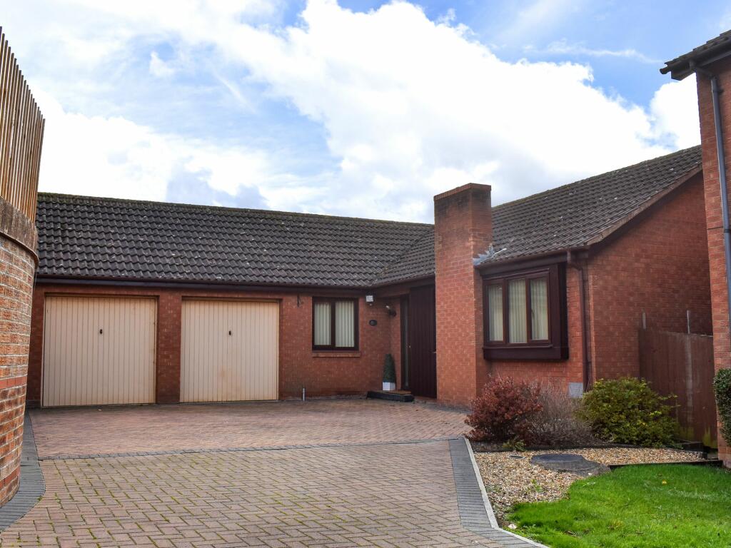 Main image of property: Whaddon Close, Northampton, NN4