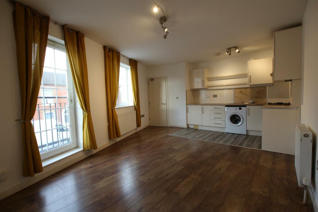 1 bedroom flat for rent in Denmark Road, Northampton, NN1