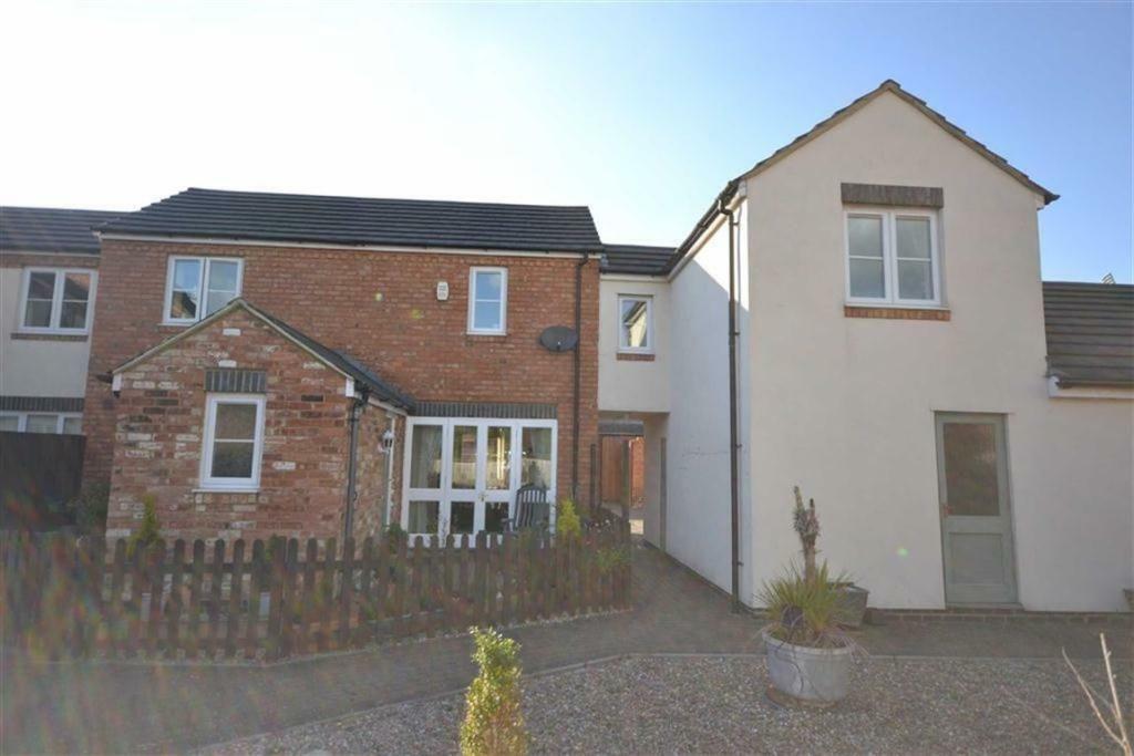 3 bedroom semi-detached house for sale in Wantage Court Wantage Road, Abington, NN1
