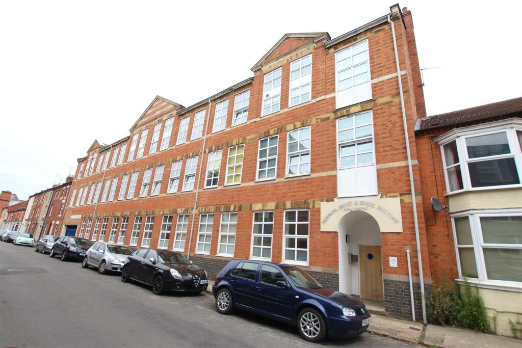 Main image of property: Normal Boot and Shoe, Northampton