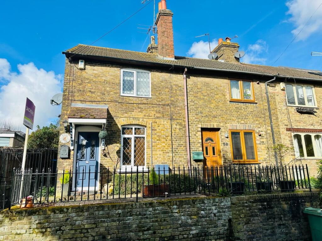 1 bedroom end of terrace house for sale in Church Lane, Newington,, ME9